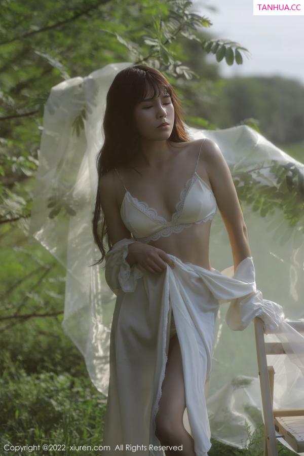 许嘉欣  [XiuRen]高清写真图 2022.06.02 No.5098 许嘉欣第21张图片
